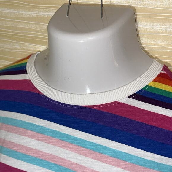 Torrid Women's Pride Striped Tee Shirt Size 1 0632 - Picture 3 of 5